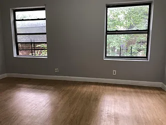 Rented by R New York