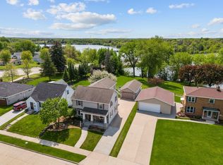 329 W Lincoln Ave, Little Chute, WI 54140