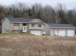 4123 24th St, Dorr, MI 49323