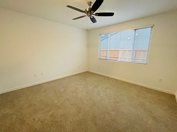 Primary bedroom (room 1)