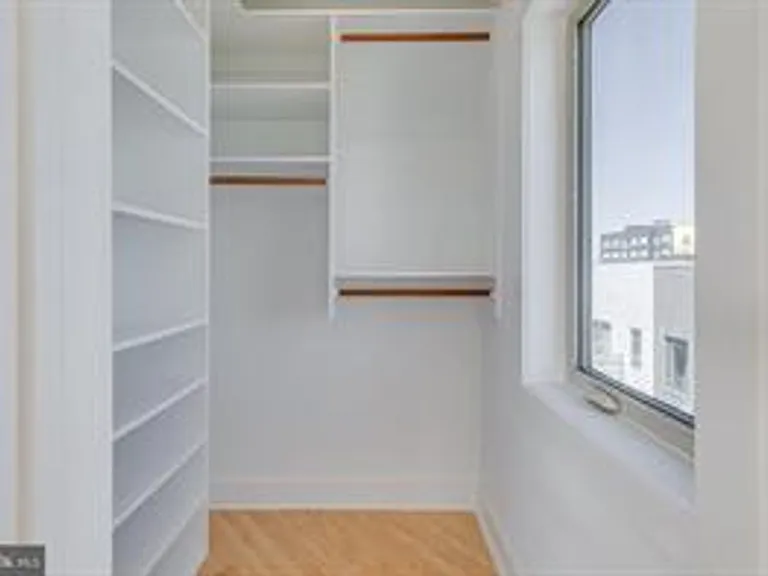 1106 N Hope St — Photo 5