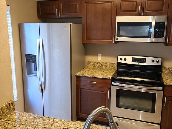 2nd image of 4115 Waterside Island Ct