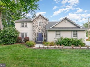 128 S Walnut St, Hummelstown, PA 17036