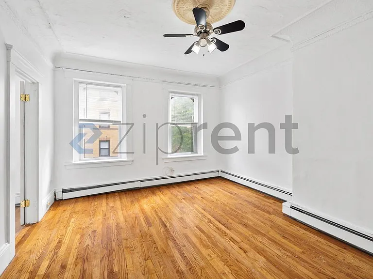 34 Cunard St #3 — Photo 4