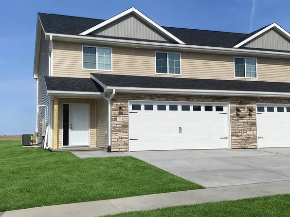 1014 Creekside Dr, Tiffin, IA 52340