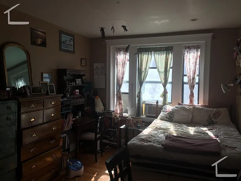 9 Lothian Rd #5 — Photo 3