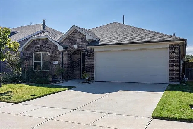 1141 Kingston Ct — Photo 2