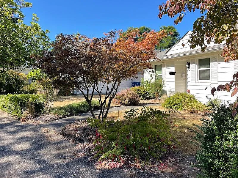 2 bed, 920 sqft, $3,000 — Photo 1