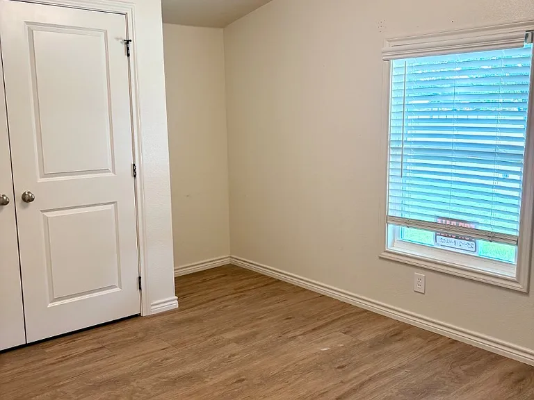 Unit Photo