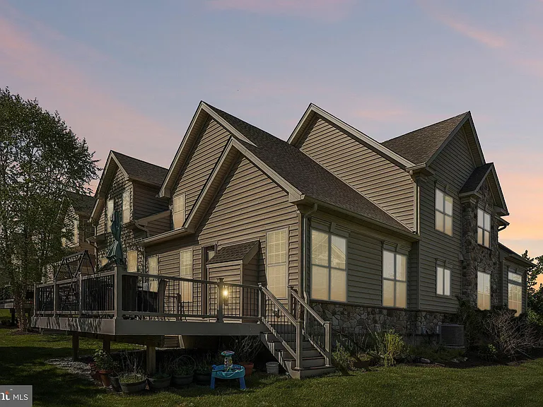 3045 Rainer Rd — Photo 48