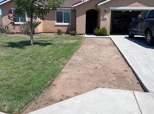 859 Sarah Ln, Dinuba, CA