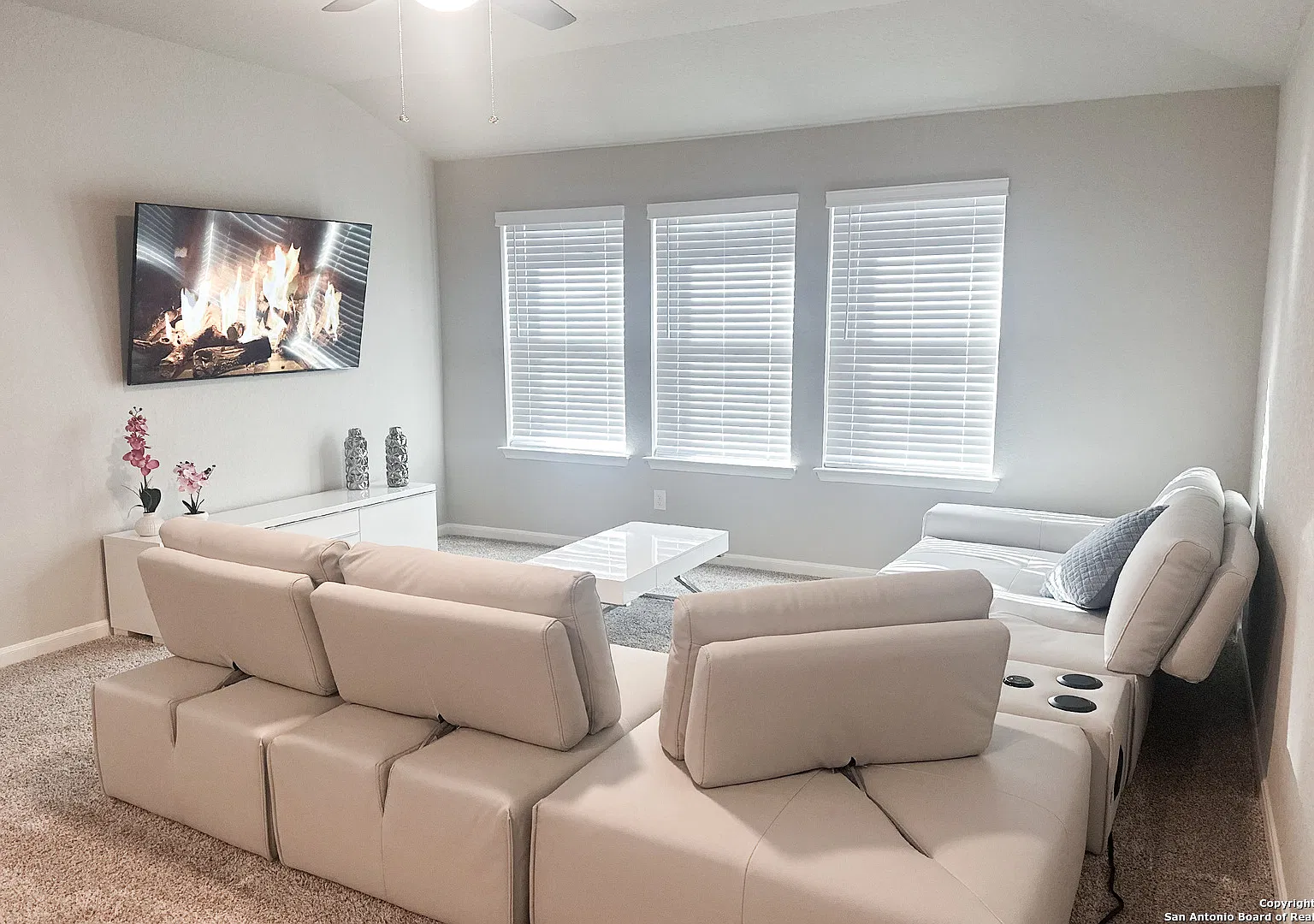 5 bed, 3.5 bath, 3101 sqft, $3,900 — Photo 1