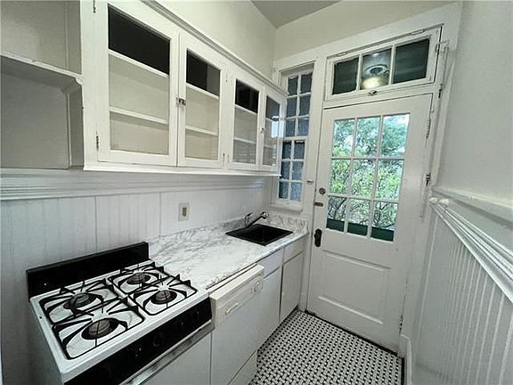 4th image of 87 Allard Blvd APT F