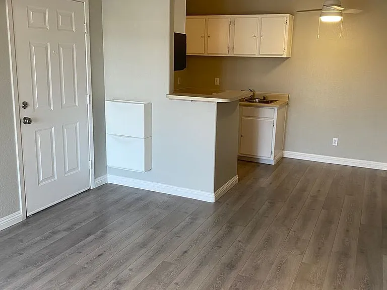 5271 Lindell Rd #202 — Photo 4
