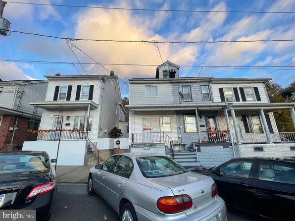 307 N Locust St, Mount Carmel, PA 17851
