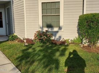 517 Waters Edge Dr #17D, Toms River, NJ 08753