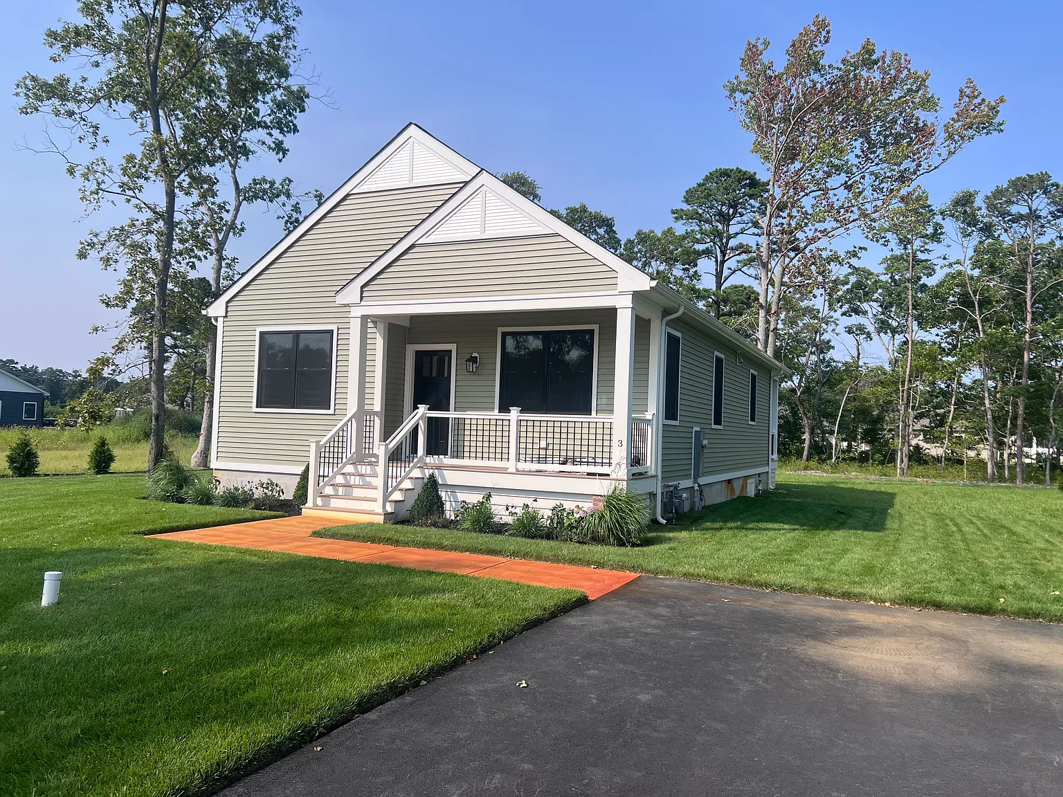 3 bed, 1390 sqft, $3,200 — Photo 1