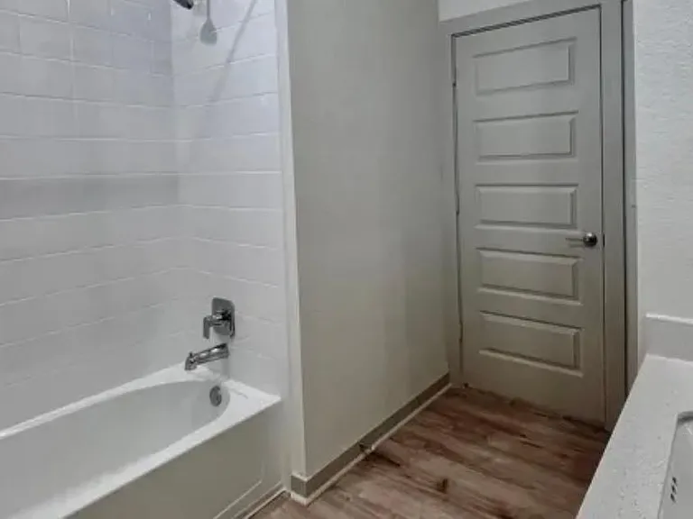 10801 Meris Ln — Photo 28