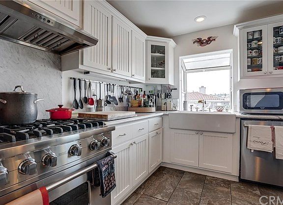 4th image of 2331 S Cabrillo Ave #3