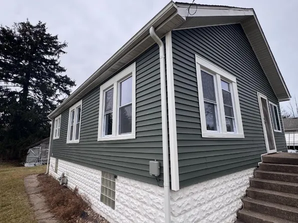 2804 Belmont St, Portage, IN 46368