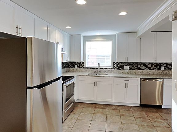 3rd image of 6831 Tierra Linda St