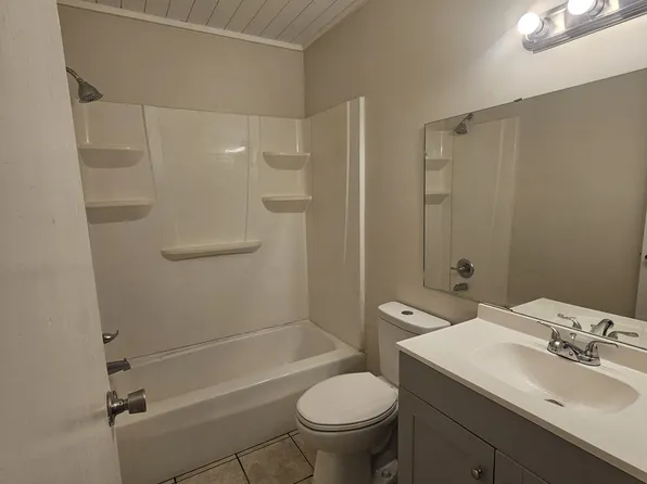 781 SE Church Ave APT 107, Lake City, FL 32025