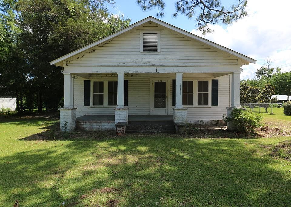 217 Bigger St, Monroeville, AL 36460 | Zillow