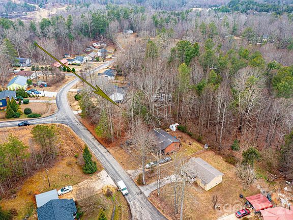 3rd image of Staircase Rd