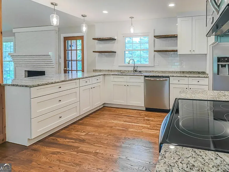 99 Woodvalley Dr — Photo 10