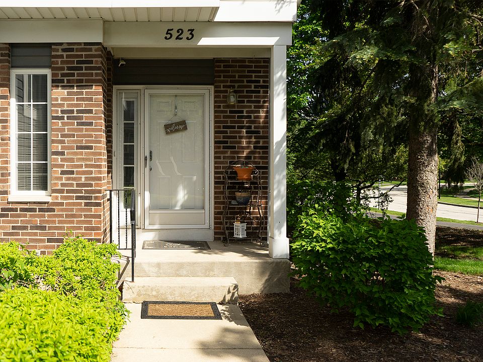 1st image of 523 W Parkside Dr #523
