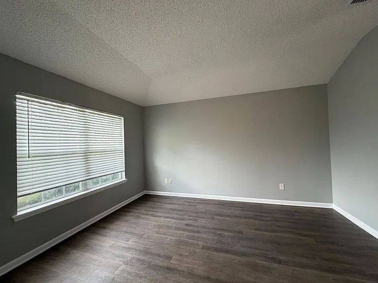 3041 Southall Ct — Photo 3