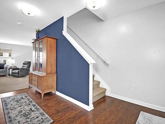 4th image of 121 Halcyon Dr