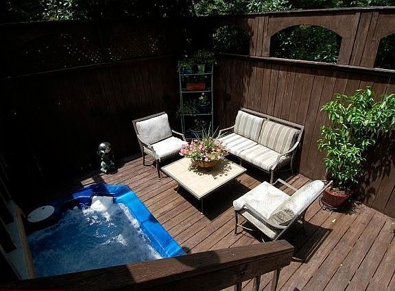 3-Tiered Deck With HOTTUB