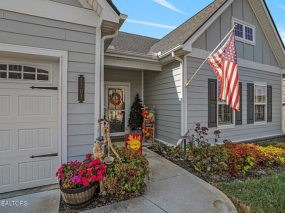 2nd image of 2707 Tallgrass Ln
