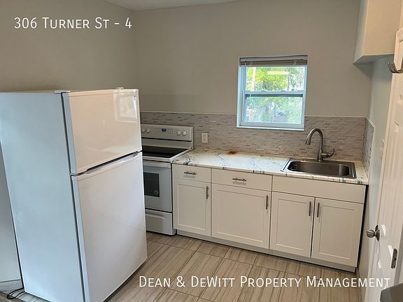 4th image of 306 Turner St #4