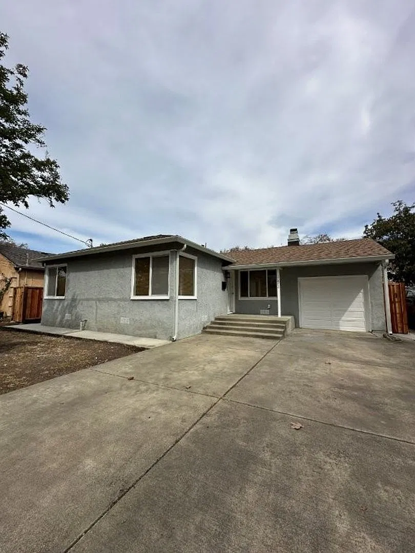Nor Cal Realty Inc, 3 bedroom 1 bath house. — Photo 1