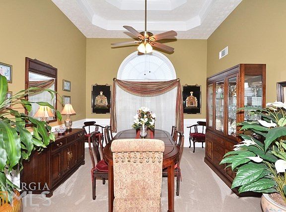 5th image of 411 Meadowcreek Dr