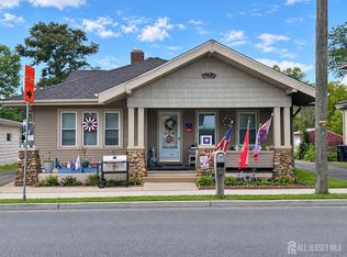 16 Church St, Allentown, NJ 08501