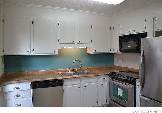 3rd image of 287 Herlong Ave #C