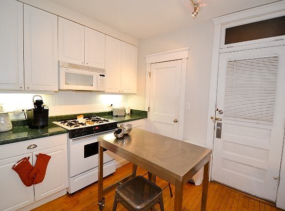 2nd image of 1657 W Gregory St #02