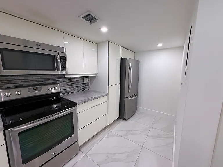 730 Coral Way #302 — Photo 15