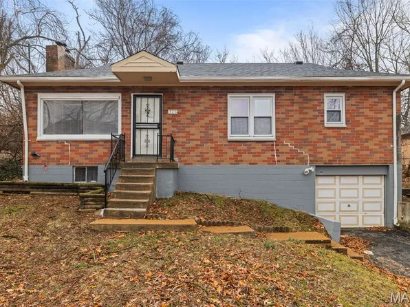 375 Adrian Dr, Saint Louis, MO 63137