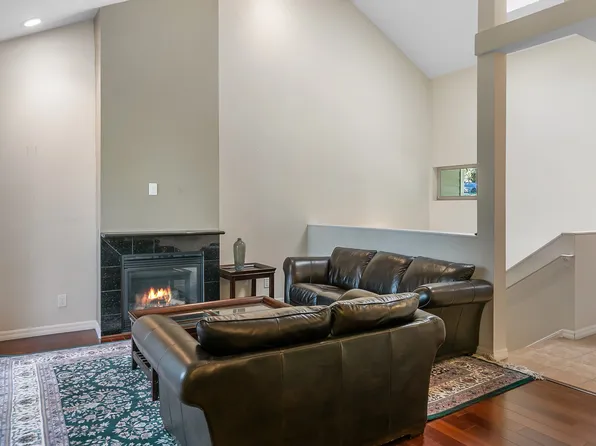 27112 Sugarpine Dr, Lake Arrowhead, CA 92352