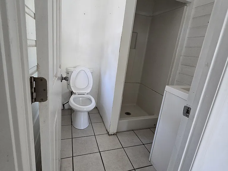 3226 Newton Ave — Photo 10