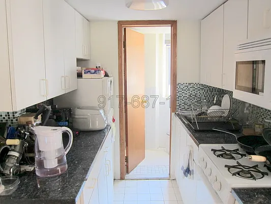 Rented by Chartwell Manhattan Realty | media 11