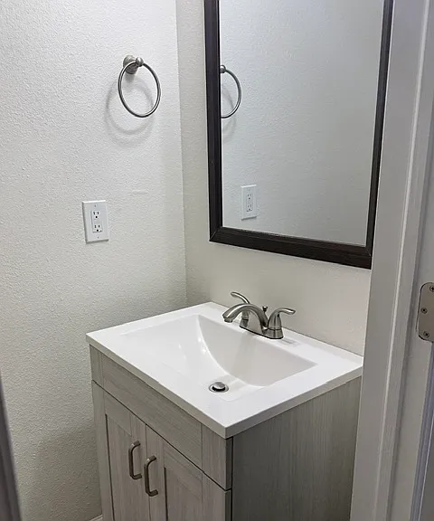 Half bathroom, first floor