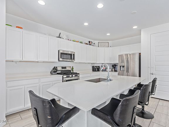 5th image of 1645 W BUIST Avenue