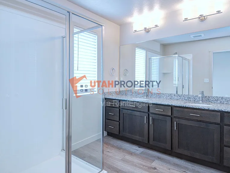 1025 W 400 S — Photo 17