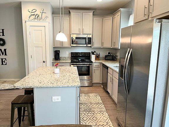 4th image of 400 Mattie M Kelly Blvd #17