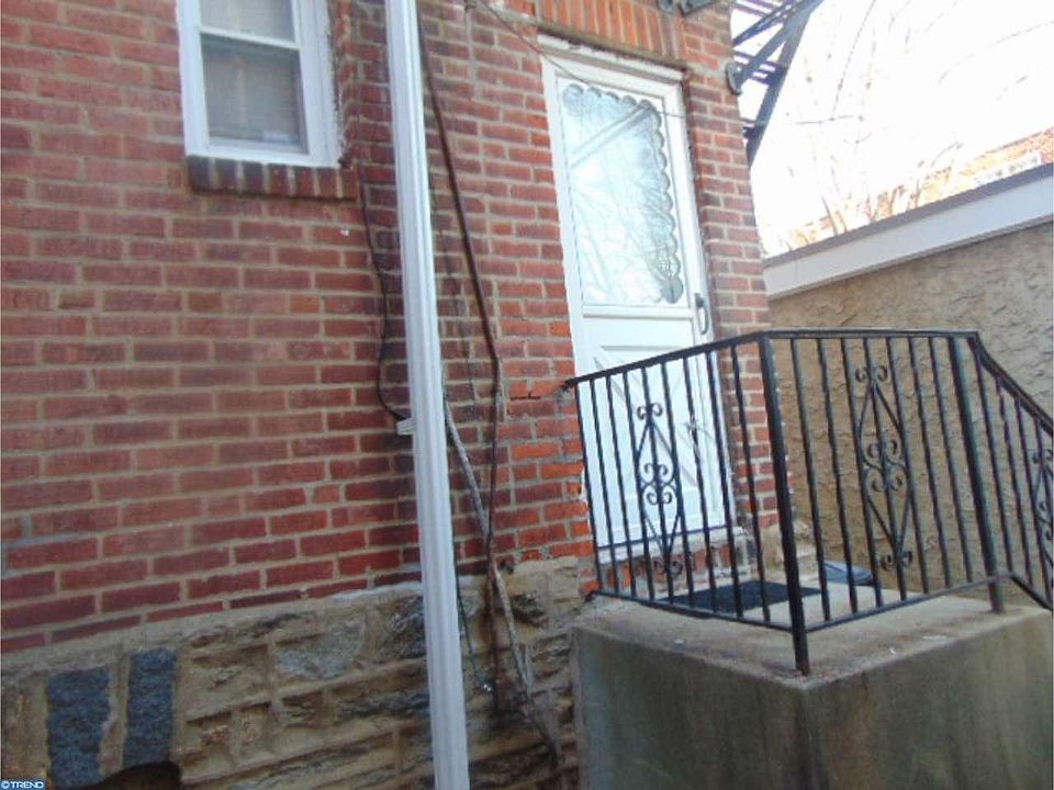 1st image of 1604 E Duval St